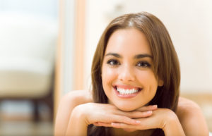 How to Choose the Right Color for Your Porcelain Veneers